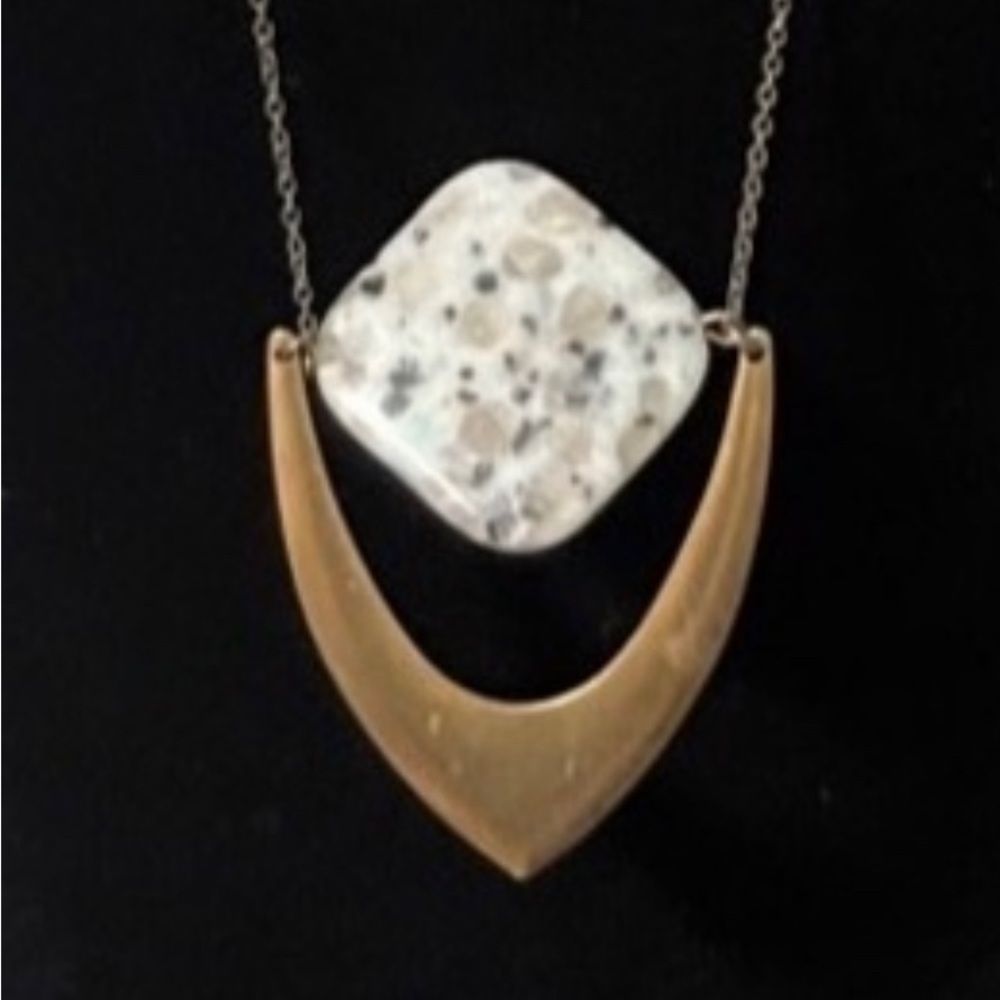 Bronze and stone pendant necklace. NWOT. Adjustable chain. Great condition! - Picture 3 of 3
